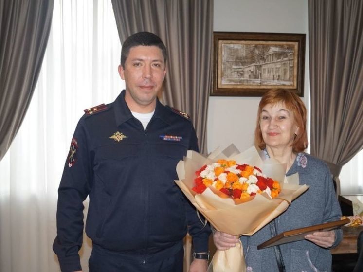 Консьержку из Подмосковья наградили за спасение пенсионерки