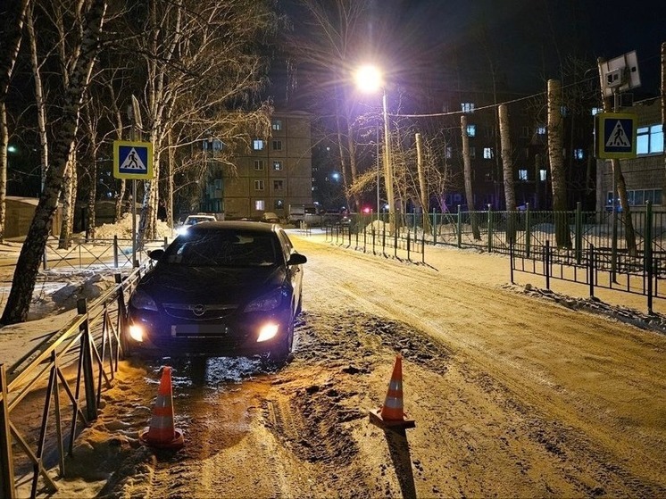В Омске Opel сбил школьника на пешеходном переходе