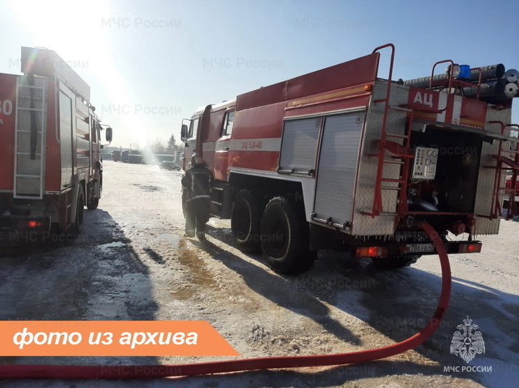 Гараж с легковушкой сгорели в Выборге на Кузнечной улице