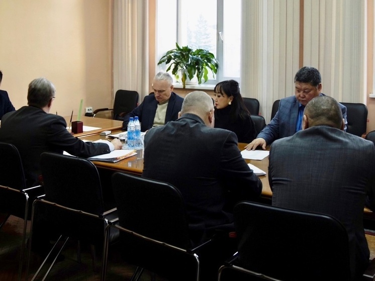 В Кызыле обсудили проблемы теплоснабжению в многоквартирных домах
