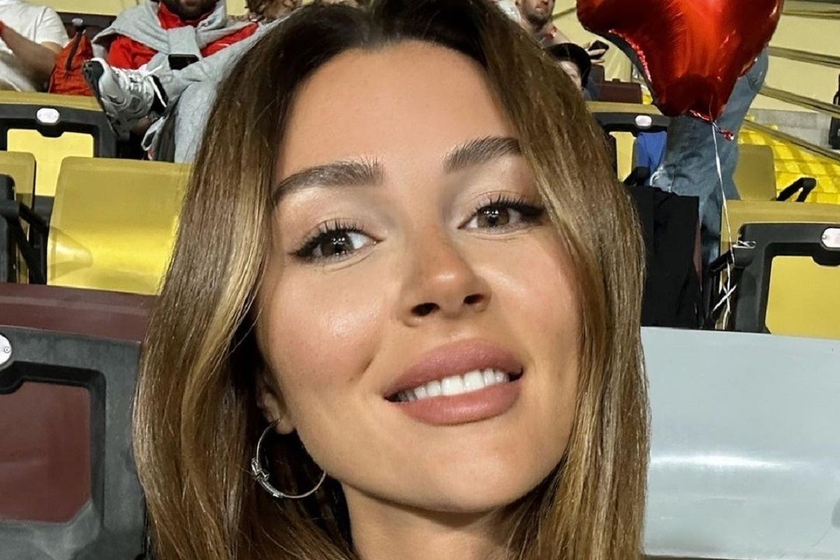 Парень — вылитая мама