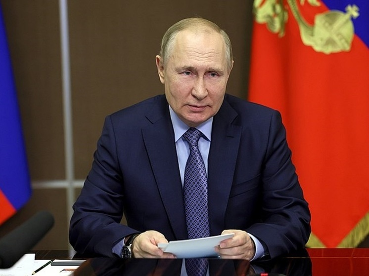 Владимир Путин поручил продумать дополнительное финансирование разработок в сфере искусственного интеллекта