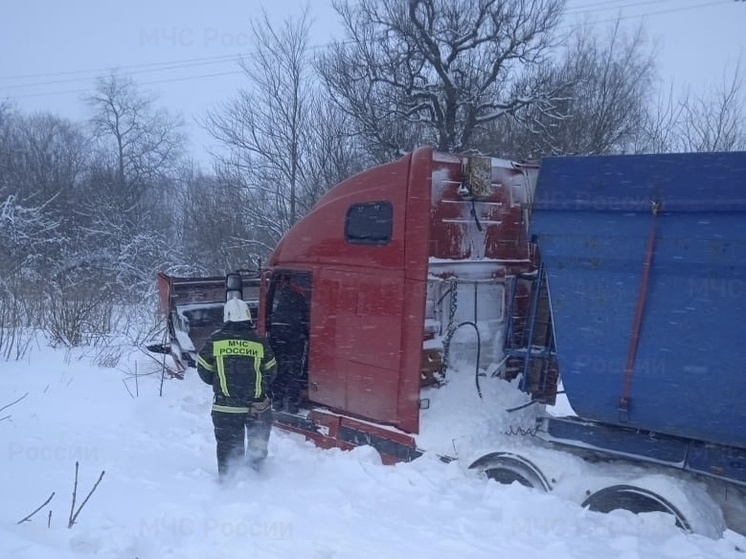 Под Орлом произошла страшная авария с участием грузового прицепа