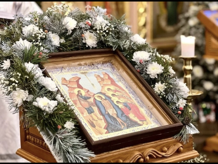 В храме Покрова Пресвятой Богородицы в Смоленске была совершена Божественная литургия