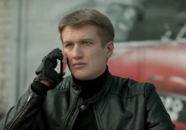 Как сообщает Рен-ТВ, российская актриса Любовь Руденко не верит в то, что ее сын, актер Анатолий Руденко, ранее задержанный правоохранителями, действительно мог иметь при себе наркотики