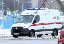 Автомобиль совершил наезд на автобусную остановку на юго-востоке Москвы