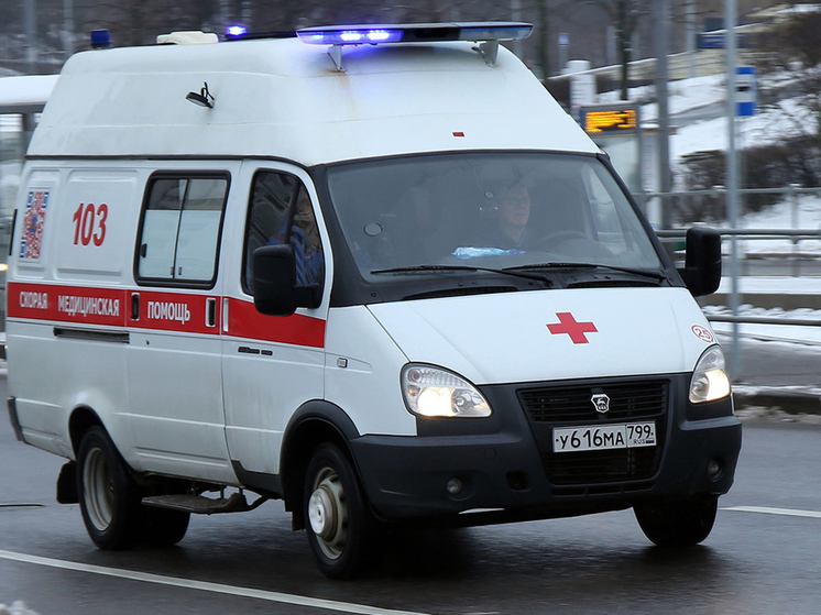 Автомобиль «Нива» влетел в остановку с людьми в районе Марьино