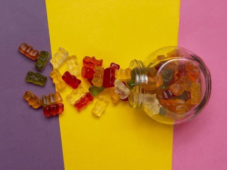 Петербурженка нашла во Fruittella записку с экстремистской украинской песней