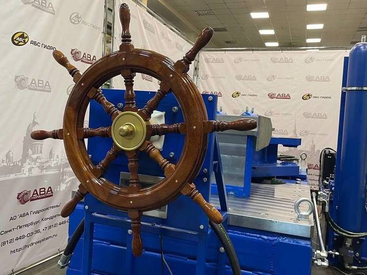 В Морском центре капитана Варухина прошло награждение лучших юных моряков
