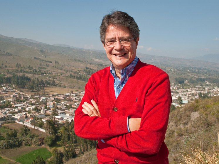 Прежние непримиримые политические конкуренты сплотились и дружно стали на защиту отечества