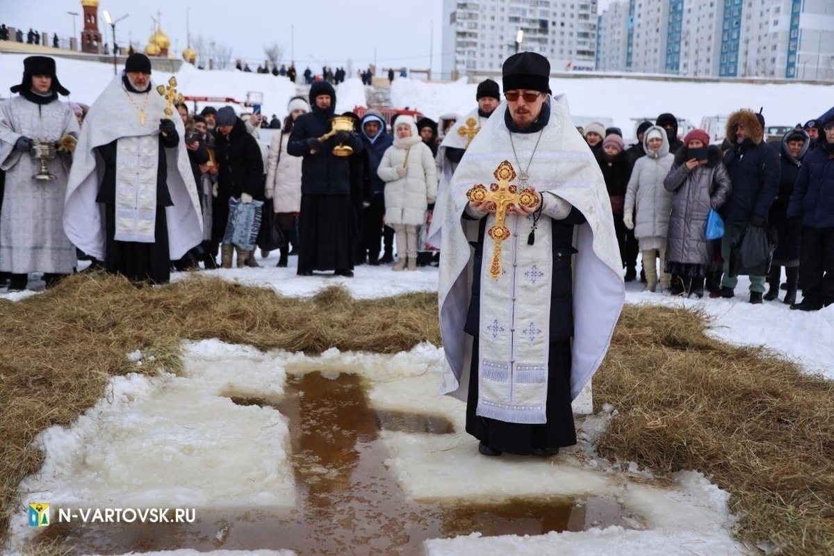 Крестовоздвиженский собор крещение Лесосибирск