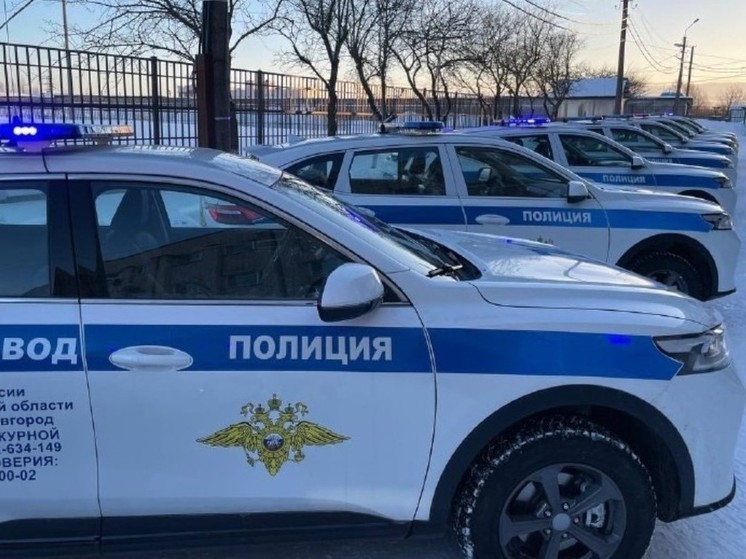 Новгородские автоинспекторы получили новые патрульные автомобили ДПС