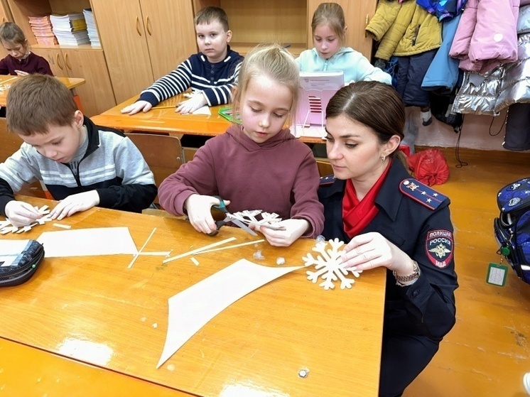 Смоленские госавтоинспекторы провели акцию «Снежинка безопасности»