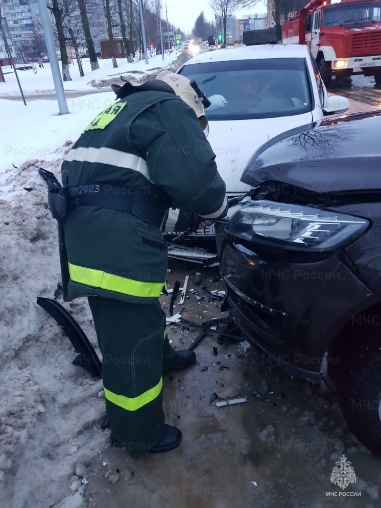 В Ливнах Орловской области столкнулись два авто: есть пострадавший