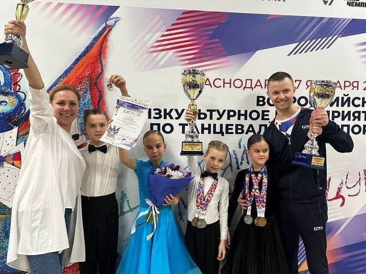  Сборная ДНР показала высокие результаты на всероссийских соревнованиях по танцевальному спорту