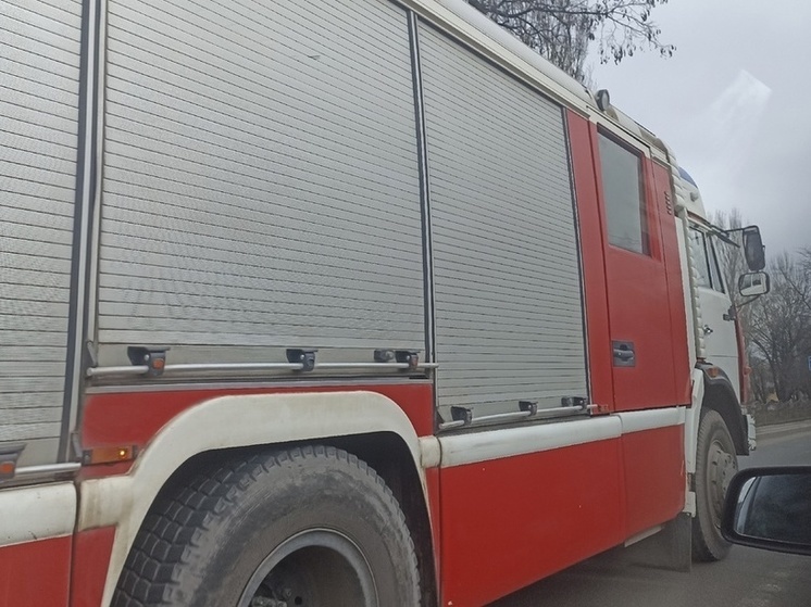 Рейсовый автобус загорелся на трассе между Луганском и Алчевском