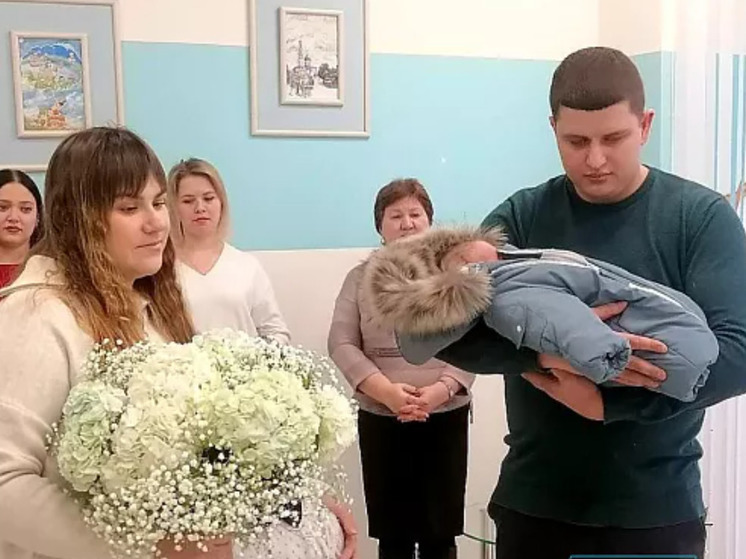 В Туле из перинатального центра выписали малыша-богатыря Матвея