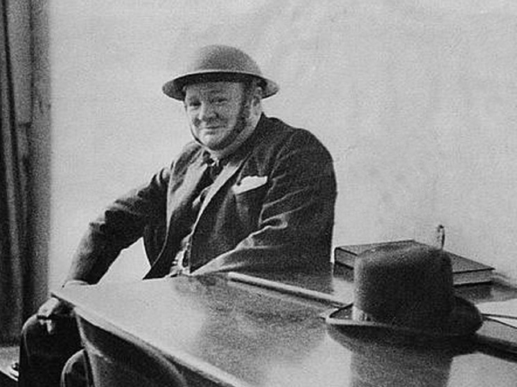 В Великобритании с аукциона будет продана вставная челюсть премьер-министра Уинстона Черчилля