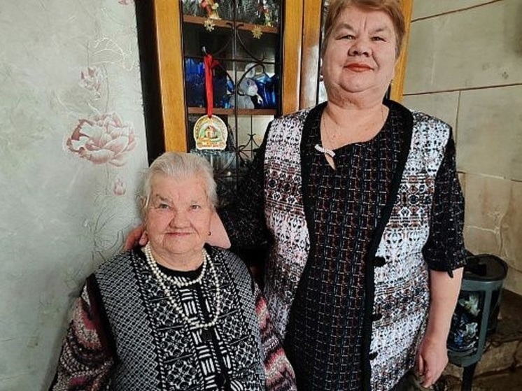 В Кяхтинском районе Бурятии поздравили долгожительницу