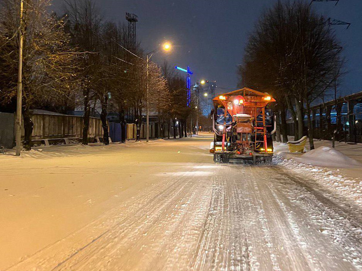 Калининградские коммунальщики продолжают работать в круглосуточном режиме