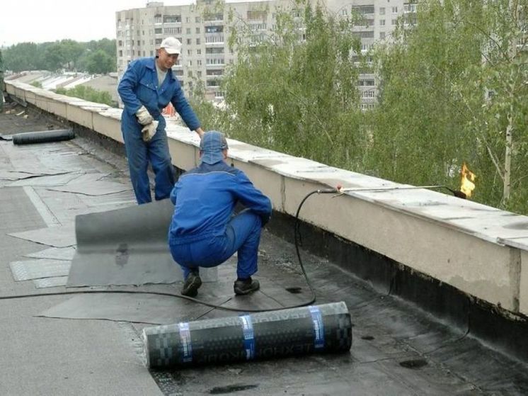 Власти отремонтируют за год около 2000 крыш подмосковных домов