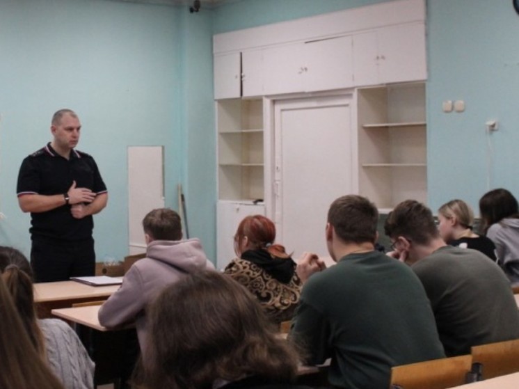 Новгородским старшеклассникам рассказали о правилах поступления в вузы МВД