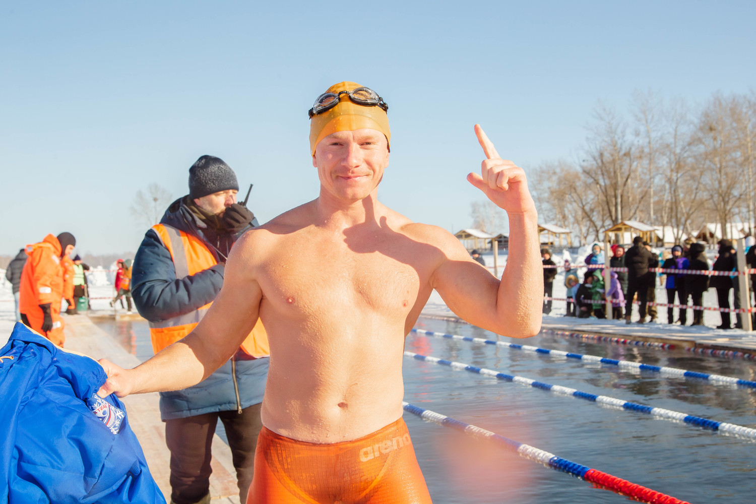 Exciting moments from winter swimming competitions in the Khabarovsk Territory: photos
