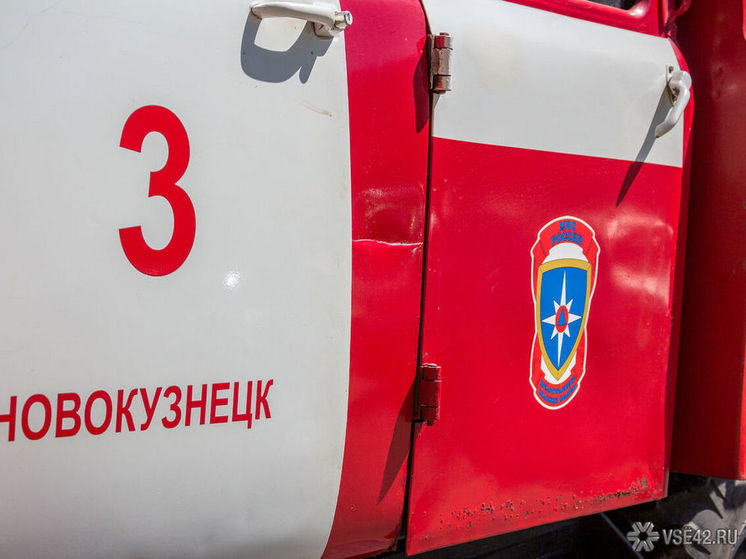Соцсети: автомобиль врезался в заправку в Новокузнецке