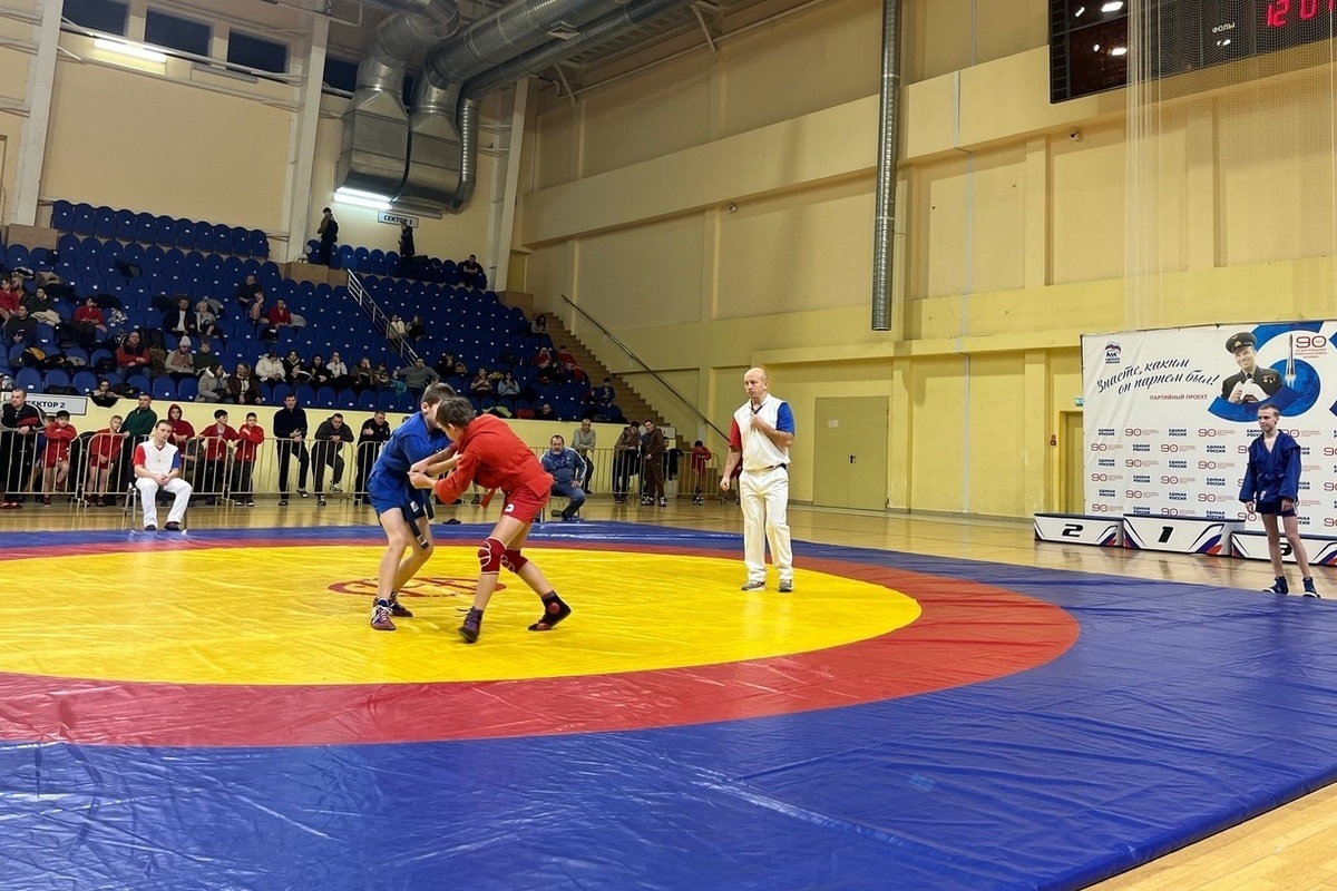 тренажерный зал смоленск. юбилейный спортивный смоленск. черняховского 29 смоленск. юбилейный смоленск зал. дворец спорта смоленск.