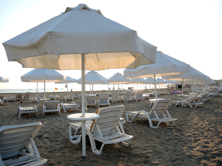 Employees of a five-star hotel in the Kemeragzy area discovered a man's body on the beach