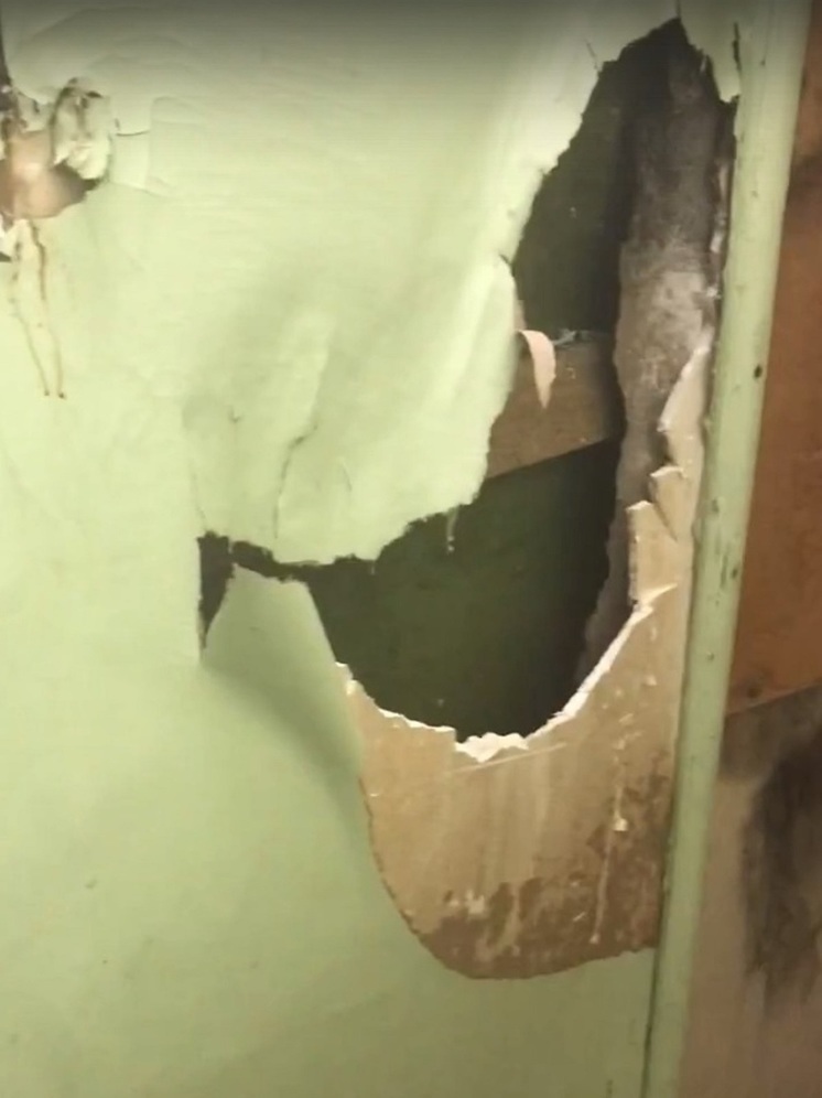 Прокуратура проверит, как живут ямальцы в «дырявом» доме в Ноябрьске