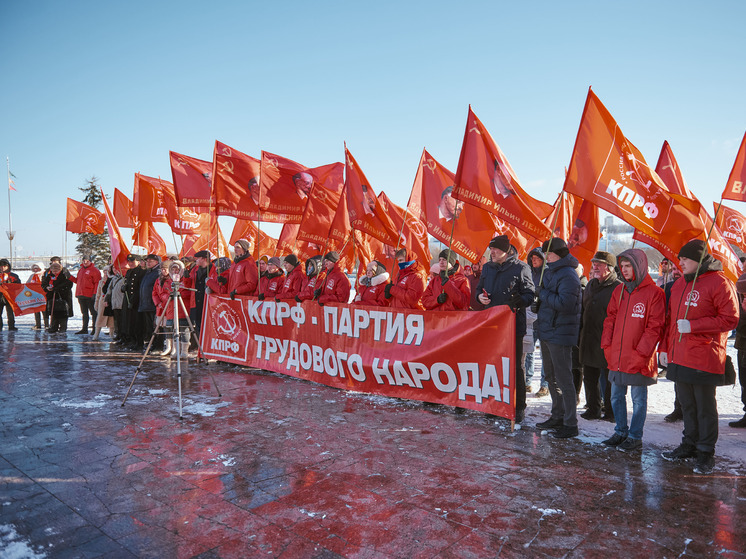 Нижний Новгород: “Дорогой Ленина - к победе социализма!”