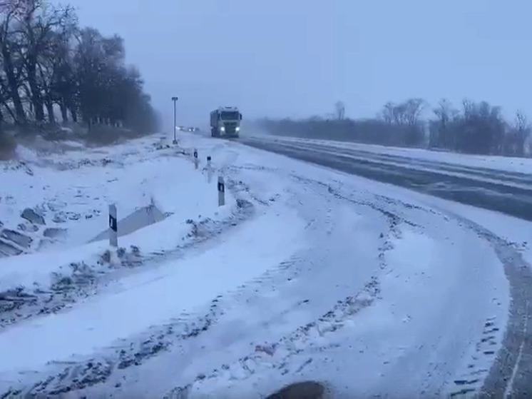 На Ставрополье водителей предупреждают о гололеде и ветре на дорогах