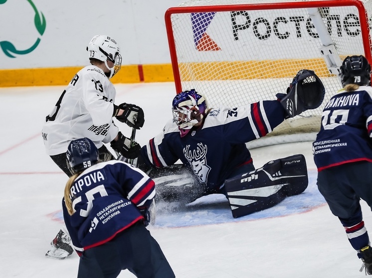 Хоккеистки "Торпедо" потерпели поражение от "Белых Медведиц"