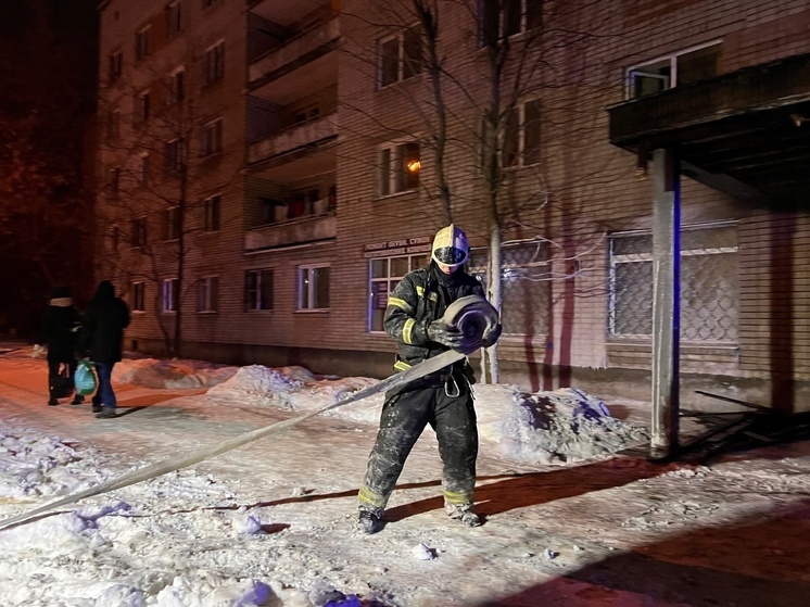 Серьезный пожар в центре Твери: эвакуировано 23 человека