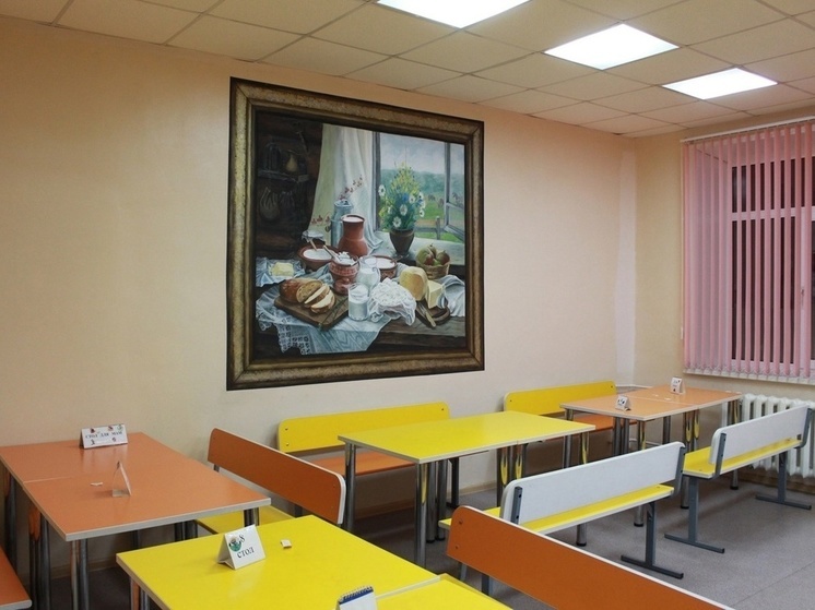Костромскую детскую больницу украсила картина со смыслом