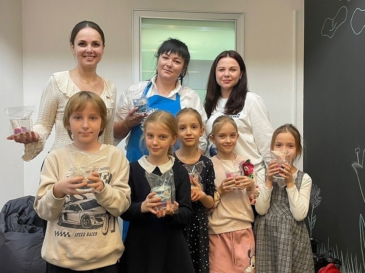 В Краснодаре организовали семейный мастер-класс по изготовлению праздничных свечей