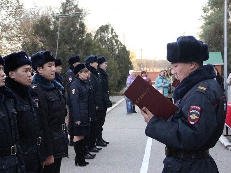 Глава Калмыкии учредил премии лучшим полицейским