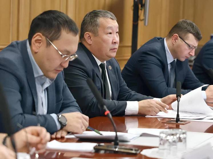 В Якутии из-за наледи временно запрещены для движения два автозимника