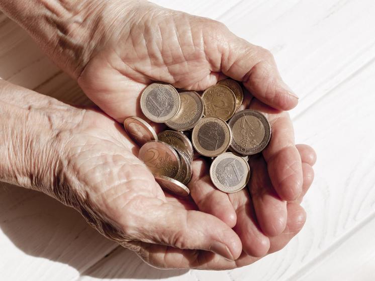  Более 40 % пенсионеров в Германии получают менее 1250 евро