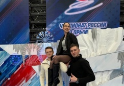 Прекрасная Алина Загитова на чемпионате России по прыжкам: фото 