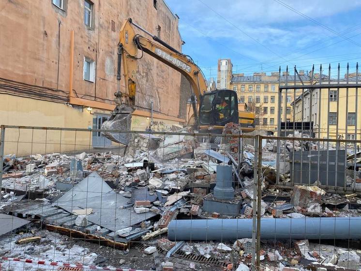 В апреле возобновятся работы на заброшенной стройке на Горького