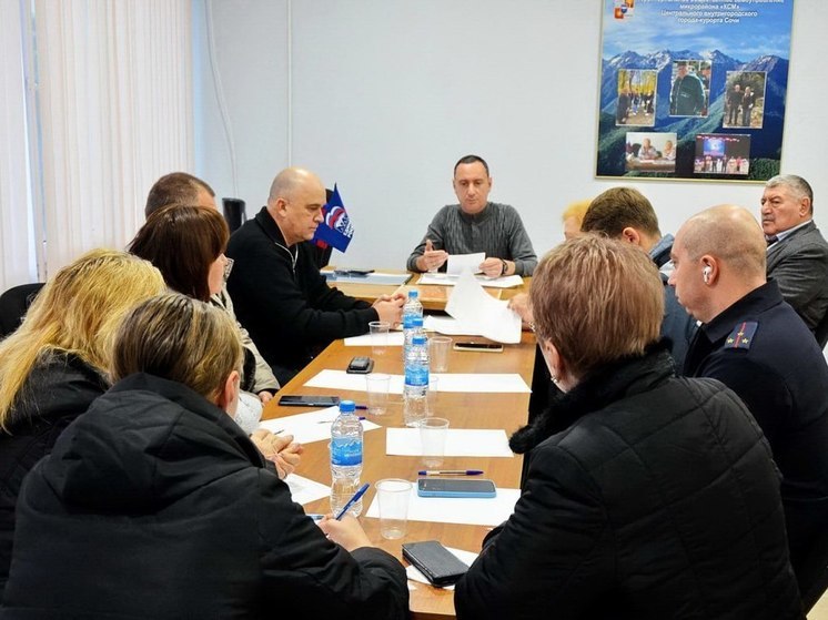 Депутат ЗСК Виктор Тепляков провёл приём граждан в Сочи