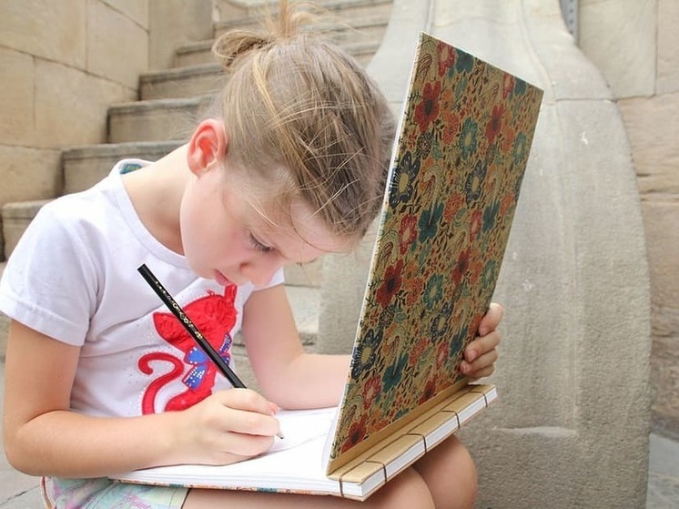 В ЛНР запущена арт-мастерская на грант от Росмолодежи