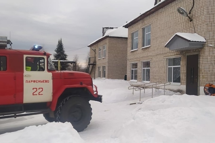 Костромские пожарные порадовали воспитанников детского сада