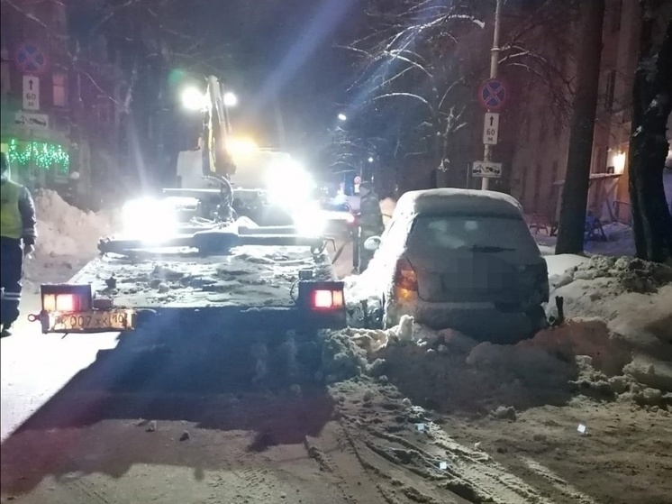 Пять автомобилей помешали уборке снега в Петрозаводске