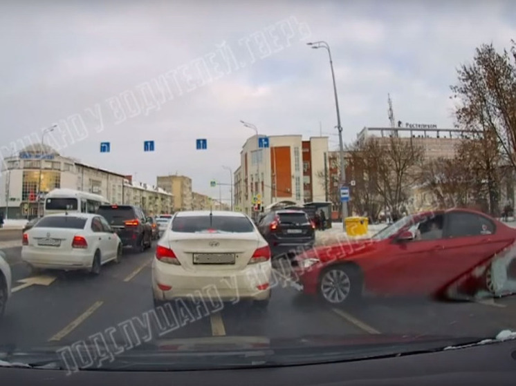 В Твери водитель ушел в занос и попал в ДТП