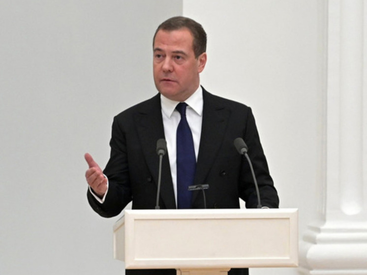 Медведев: переход к многополярному миру не будет быстрым