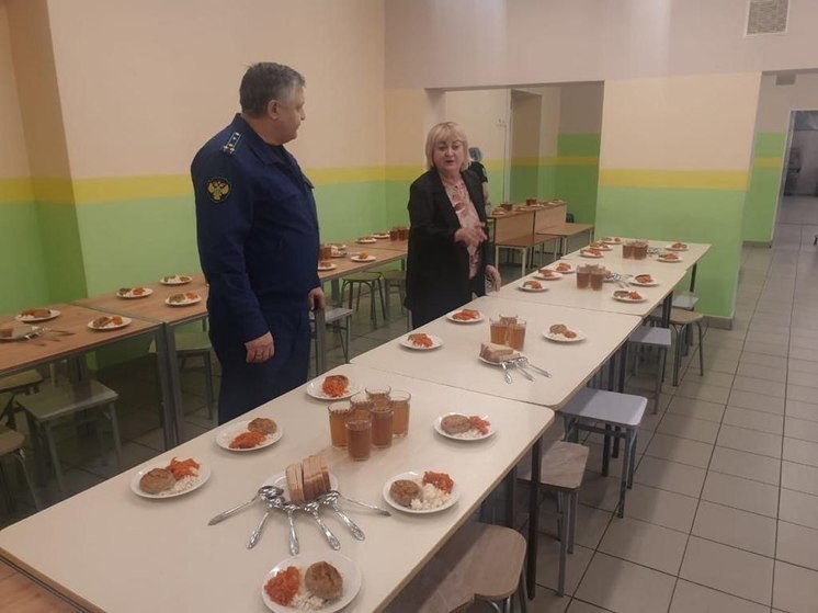 В омской гимназии №75 выявили нарушения в организации питания