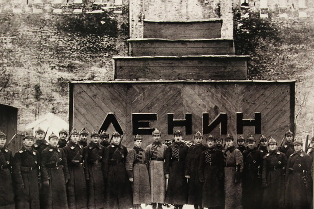 Брат и сестра двойняшки. Быть идентичен первой. Непохожие двойняшки. Быть идентичен первой. Быть идентичен первой.